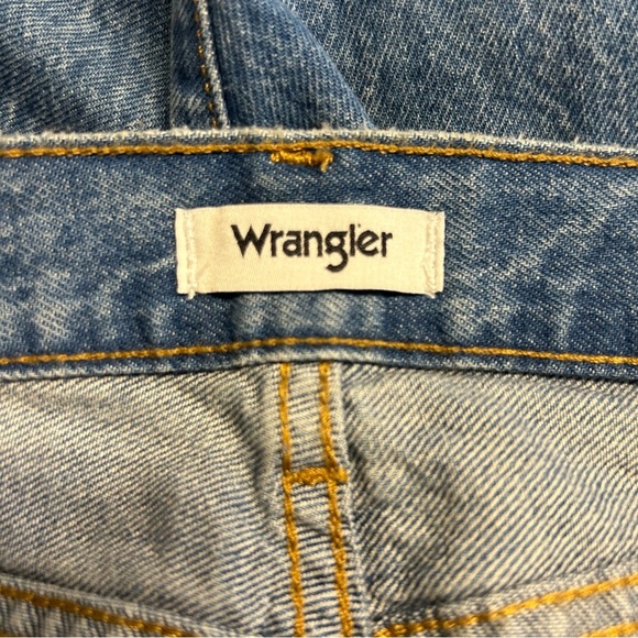 *NWT* Wrangler Sunset Mid-Rise Straight-Leg Jeans in Baby Blue, Size 29x29 - Picture 12 of 16